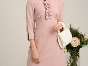 Rochie Moze roz pudra scurta cu volanase si perle pe bust