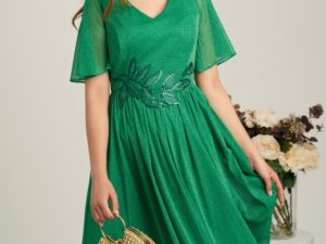 Rochie midi verde din voal in clos cu glitter si broderie in talie