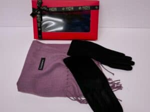 Esarfa lungă mov și mănuși negre, perfecte pentru cadou de iarnă, în cutie elegantă de prezentare, r.