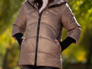 Geaca dama matlasata cappuccino Denisa cu mansete din tricot si gluga