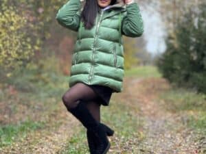 Reducere  Geaca dama scurta verde cu blanita la gluga