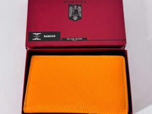 Portofel dama Hassion din piele naturală galben mustar, în cutie elegantă.