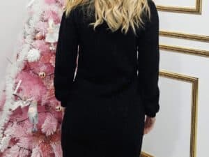 Rochie scurtă neagră cu perle Rafaela, tricot cu imprimeu fagure în relief, perfectă pentru evenimen.