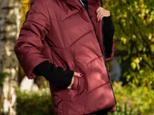 Geaca dama grena matlasata Denisa cu mansete din tricot si gluga