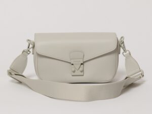 Geanta gri deschis mica din piele ecologica