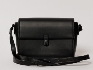 Geanta neagra desing minimalist