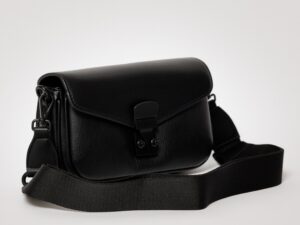 Geanta neagra mica din piele ecologica