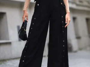 Pantaloni negri cu croiala ampla si detatii