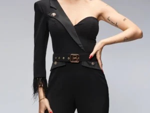 Salopeta de ocazie neagra prevazuta cu o maneca si pene