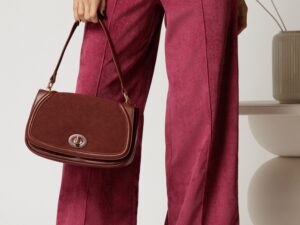 Pantalon DY Fashion lejer din velur magenta cu buzunare