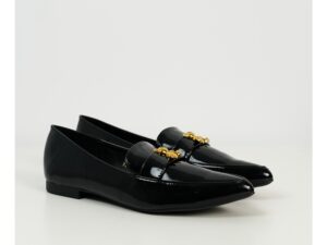 Pantofi Joana negri cu varf ascutit si accesoriu metalic