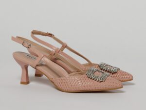 Pantofi roz cu finisaj impletit si accesoriu cu pietre stralucitoare