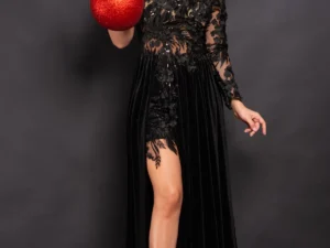 Rochie de seara neagra Amandine cu fusta din catifea si bust din flori 3D