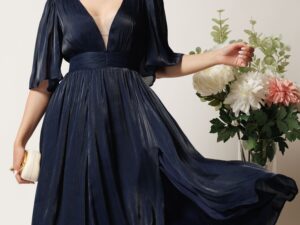 Rochie DY Fashion midi bleumarin din voal in clos cu tull la decolteu si crapatura pe picior