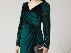 Rochie Ella Collection Alison eleganta din catifea verde cu paiete pe maneci