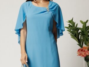 Rochie midi bleu din voal cu croi drept si accesoriu stralucitor la bust