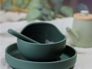 Set de hranire PetiteMars cu farfurie bol si tacamuri din silicon fara BFA verde inchis
