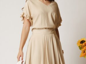 Bluza bej din rayon cu croi drept si volanase la maneci