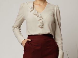 Bluza DY Fashion ivoar din voal plin cu decolteu in V si volanas
