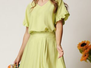 Bluza verde din rayon cu croi drept si volanase la maneci
