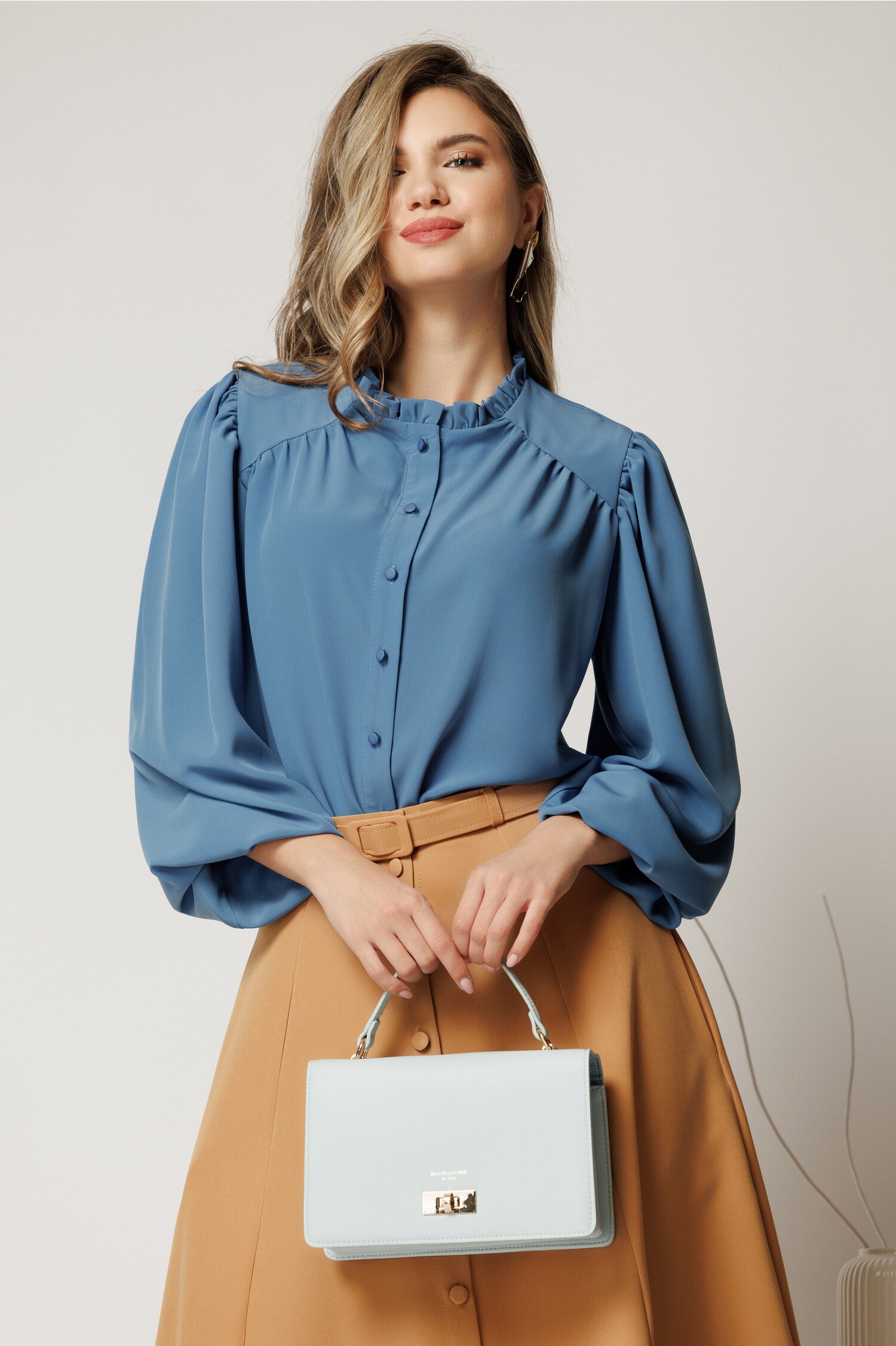 Reducere 60% - Camasa DY Fashion albastra din voal plin cu guler incretit 1 Camasa DY Fashion albastra din voal plin cu guler incretit