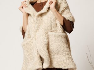 Capa scurta ivory din blana