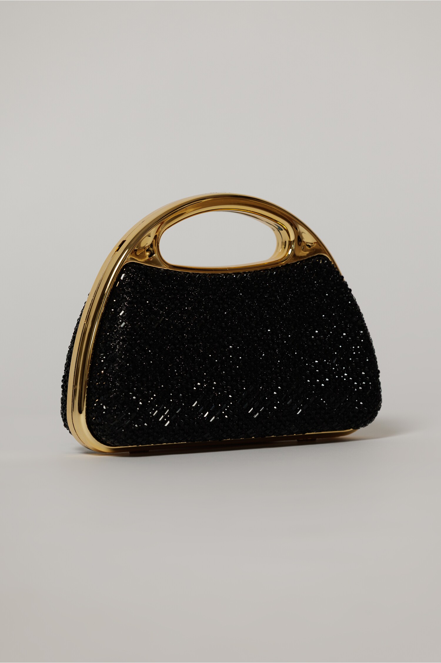 Reducere 24% - Clutch negru cu pietre stralucitoare si maner auriu 1 Clutch negru cu pietre stralucitoare si maner auriu