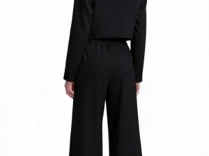 cu sacou structurat si pantaloni evazati cu sacou structurat si pantaloni evazati