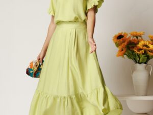 Fusta midi verde din rayon in clos cu volan la baza