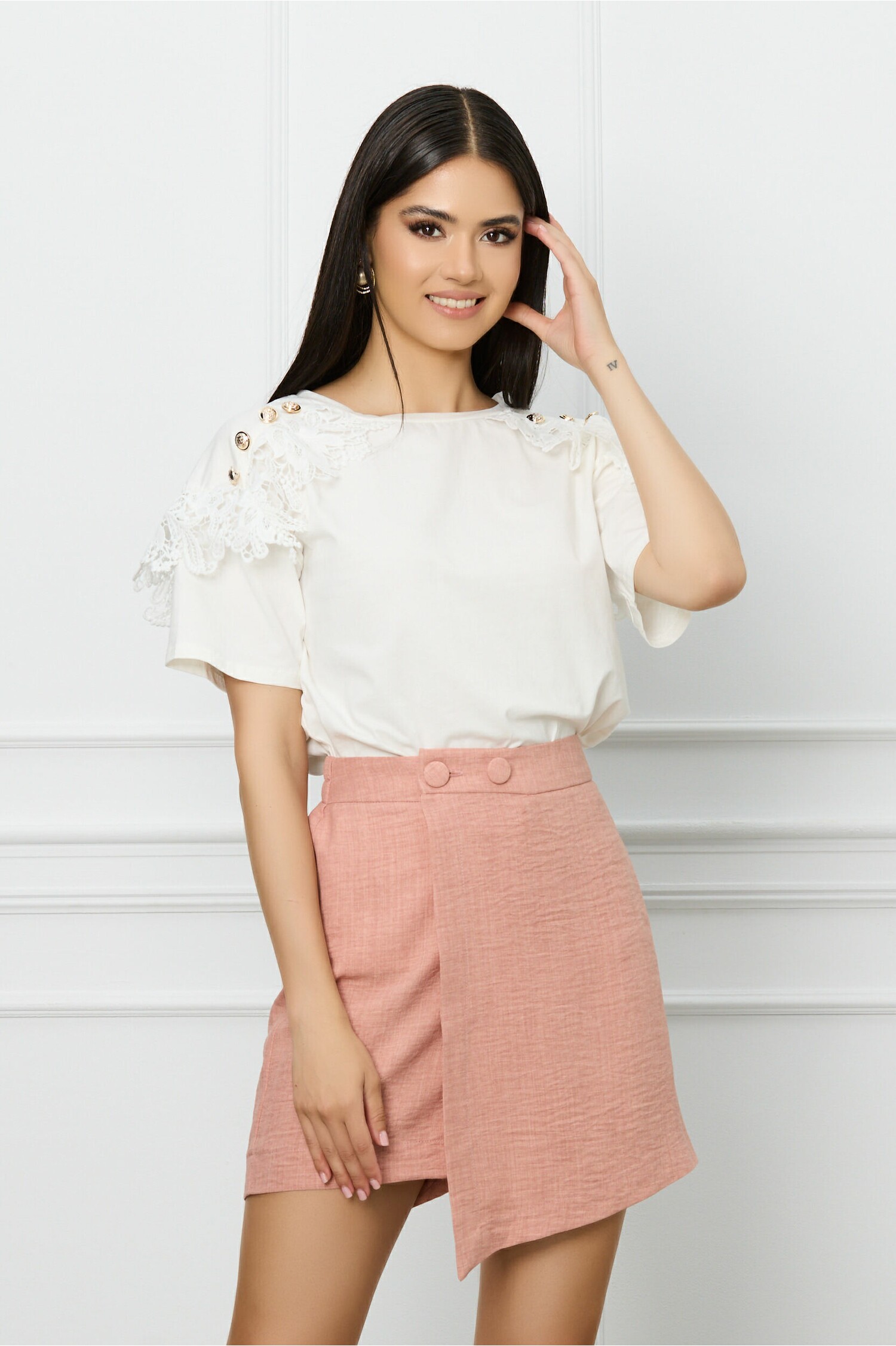 Reducere 60% - Pantaloni LaDonna scurti roz tip fusta 1 Pantaloni LaDonna scurti roz tip fusta
