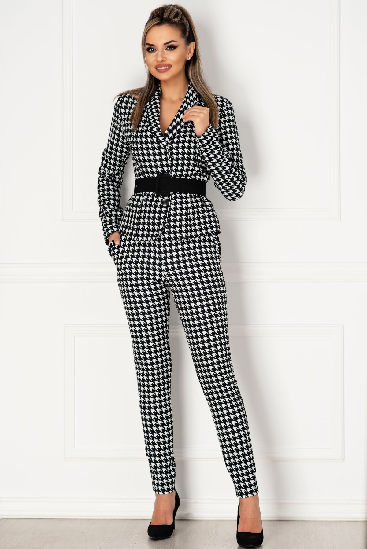 Reducere 30% - Pantaloni conici Pretty Girl office cu imprimeu pepit 1 Pantaloni conici Pretty Girl office cu imprimeu pepit