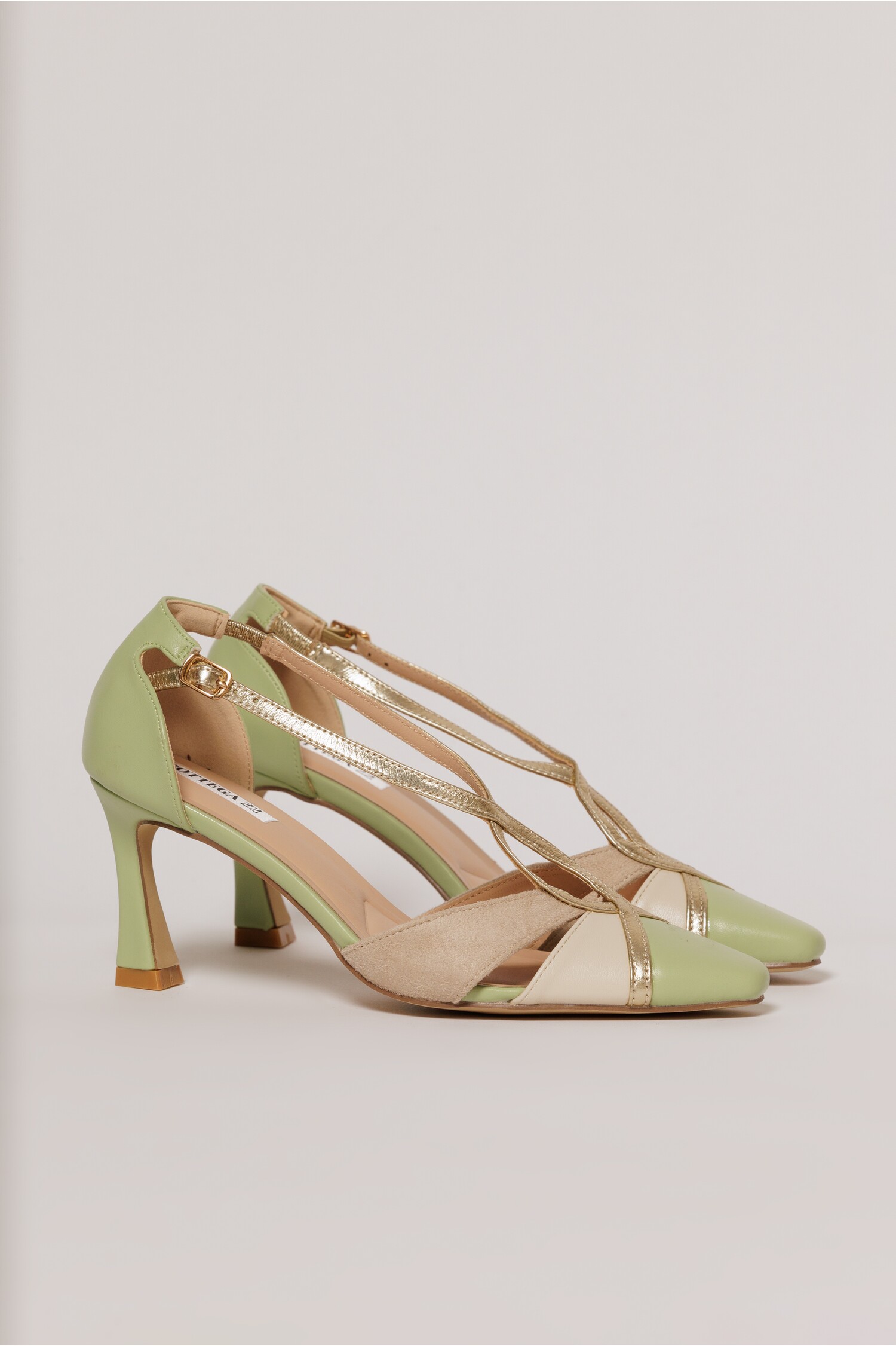 Reducere 60% - Pantofi verde menta cu barete incrucisate aurii 1 Pantofi verde menta cu barete incrucisate aurii