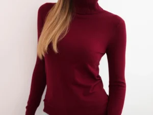 Pulover burgundy cu guler inalt ...