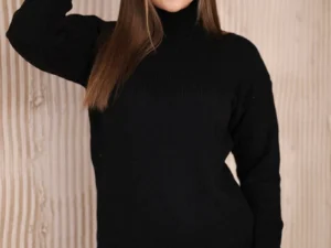Pulover negru din tricot cu cont...