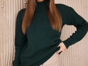 Pulover verde din tricot cu cont...