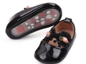 Pantofi  Model AL 13783 cu trandafirasi roz - Piele lacuita - Fete - Negru