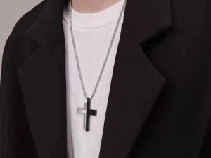 Colier barbati - argintiu - din otel inoxidabil - suflat cu aur 18k - cu pandantiv cruce - Ramon C9