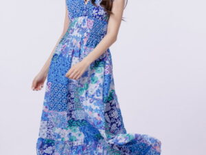 Rochie cu talia evidentiata si bust petrecut