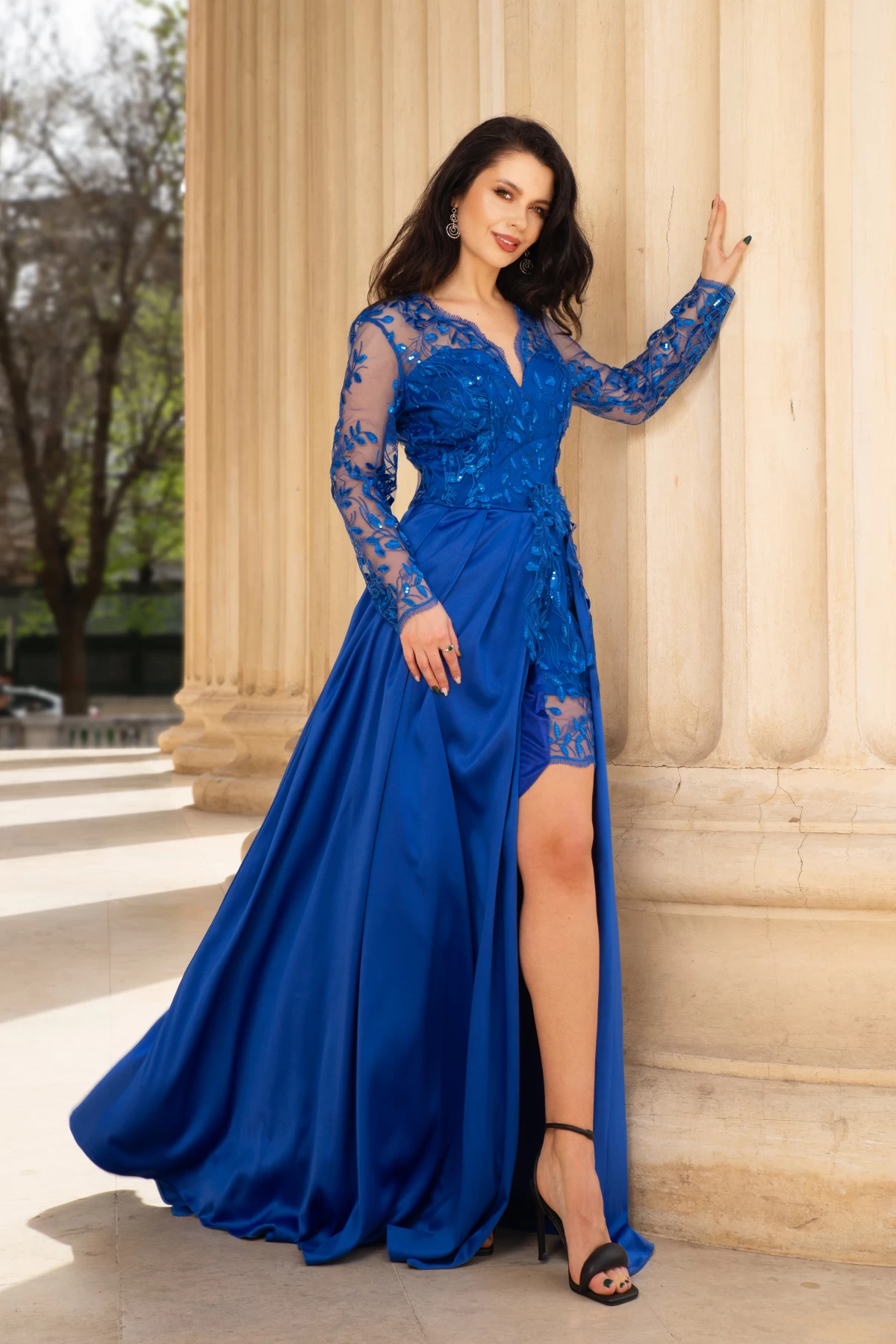 Reducere 20% - Rochie de seara Ivette albastru-royal din dantela si fusta din tafta 1 Rochie de seara Ivette albastru-royal din dantela si fusta din tafta