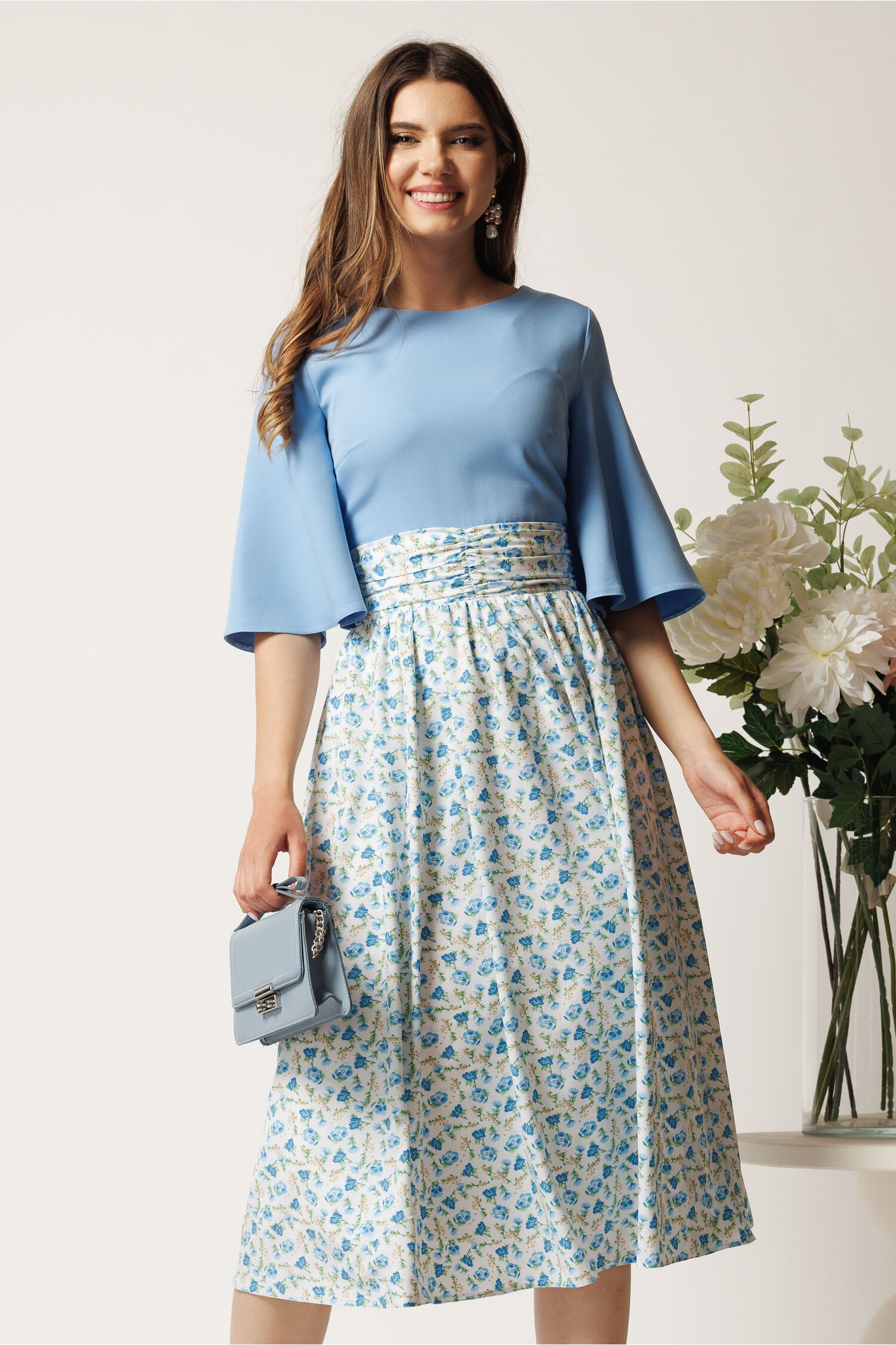 Reducere 60% - Rochie DY Fashion midi bleu in clos cu fusta din voal cu imprimeu 1 Rochie DY Fashion midi bleu in clos cu fusta din voal cu imprimeu