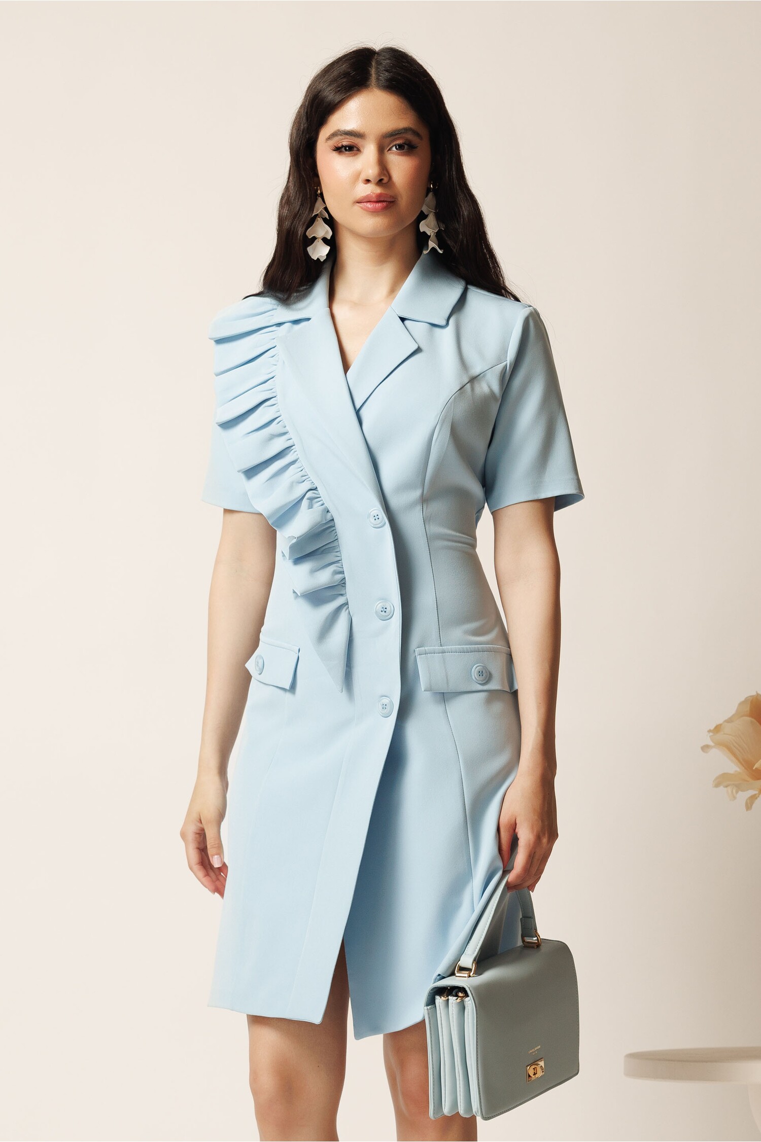 Reducere 60% - Rochie scurta bleu din stofa tip sacou cu croi cambrat si volan pe bust 1 Rochie scurta bleu din stofa tip sacou cu croi cambrat si volan pe bust