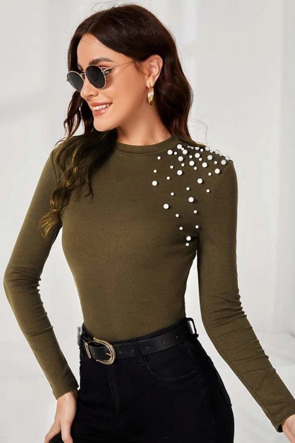 Reducere 10% - Bluza dama kaki accesorizata cu perle 1 Bluza dama kaki accesorizata cu perle