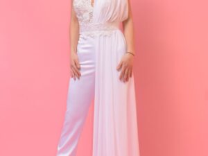 Salopeta alba din tafta elastica cu trena din voal si bust din broderie cu perle