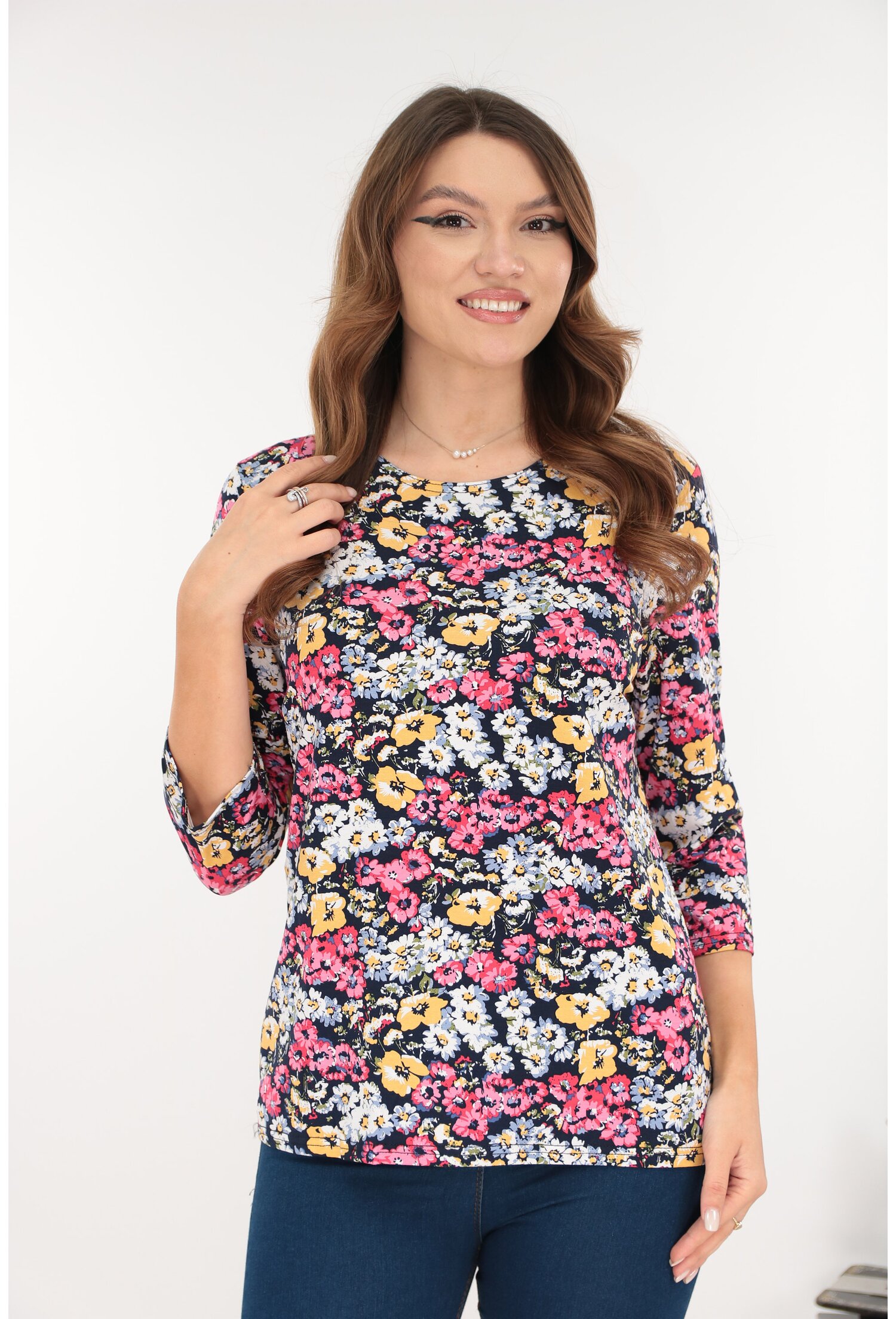 Reducere 50% - Bluza albastra din vascoza cu imprimeu floral galben-corai 1 Bluza albastra din vascoza cu imprimeu floral galben-corai