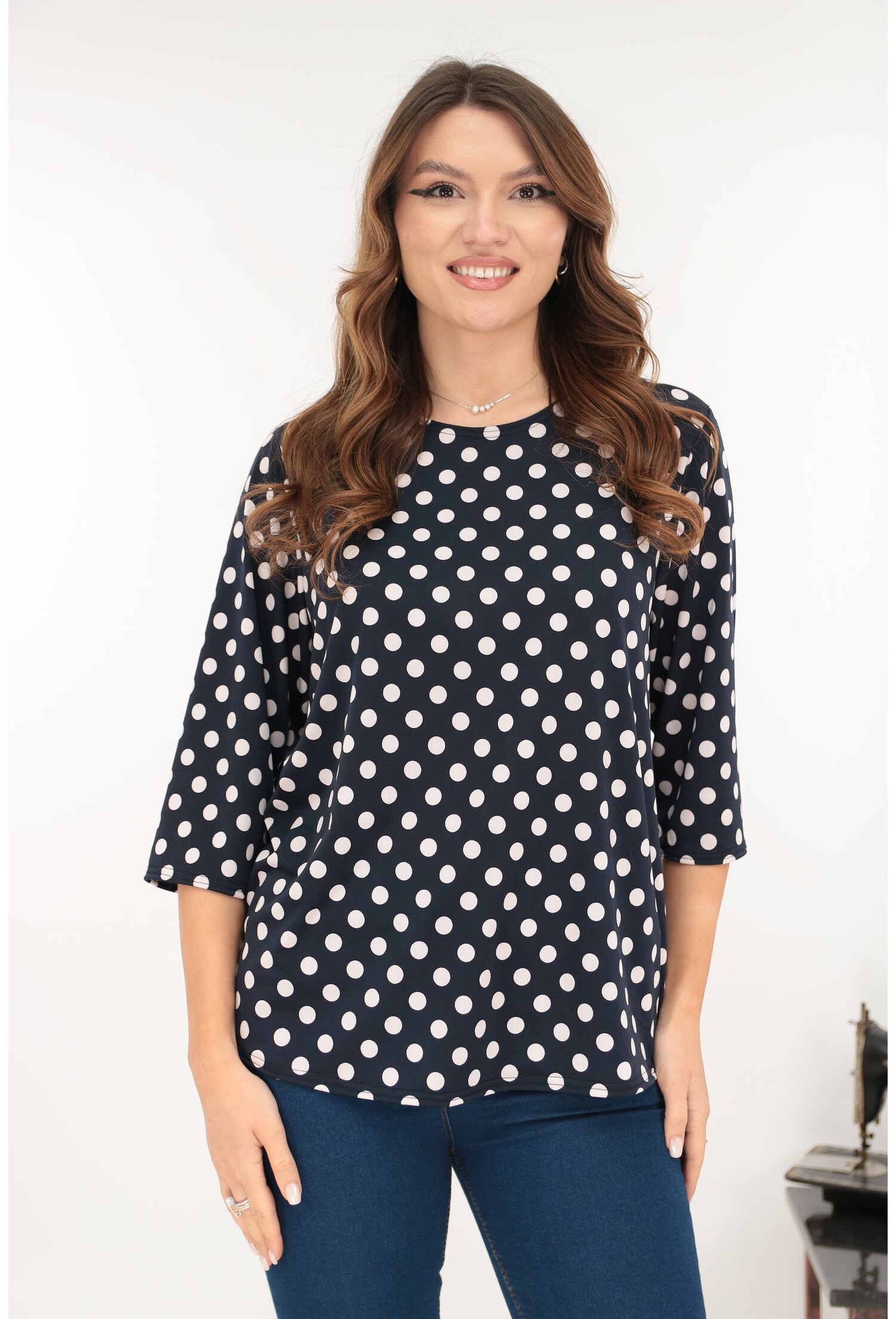 Reducere 50% - Bluza bleumarin din bumbac cu buline albe 1 Bluza bleumarin din bumbac cu buline albe