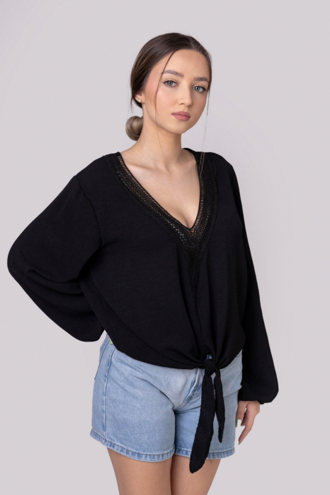 Reducere 41% - Bluza neagra cu nod in talie 1 Bluza neagra cu nod in talie