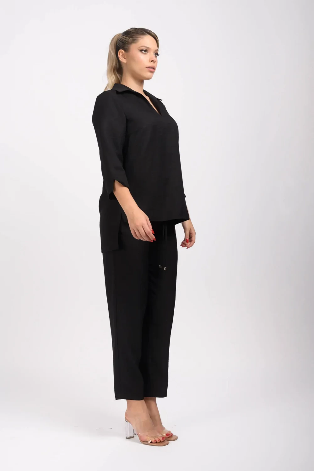 Reducere 5% - Bluza LaDonna din vascoza neagra 1 Bluza LaDonna din vascoza neagra