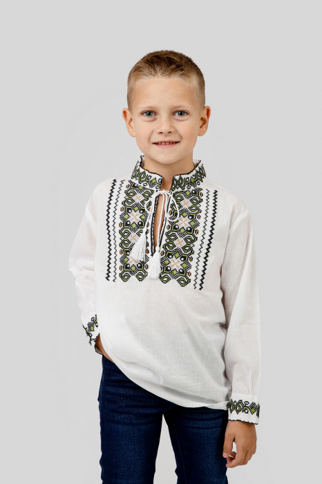 Reducere 30% - Camasa traditionala de baieti alba cu motiv geometric verde Luca 03 1 Camasa traditionala de baieti alba cu motiv geometric verde Luca 03