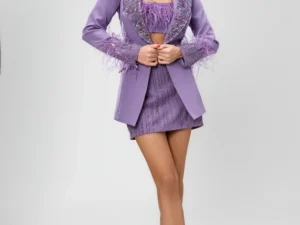 Compleu elegant lila format din sacou prevazut cu broderie si pene si fusta cu broderie si margele