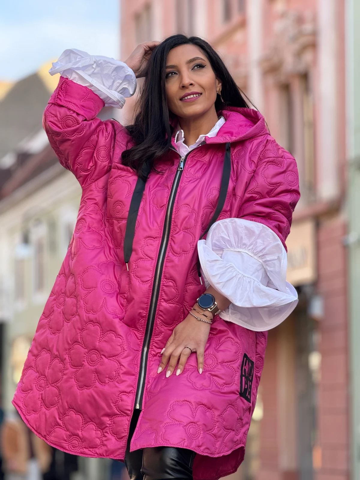 Reducere 20% - Geaca dama roz lunga cu broderie florala 1 Reducere Geaca dama roz lunga cu broderie florala